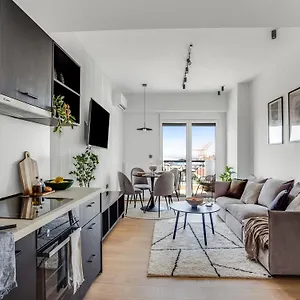 Sanders Arch Apartment